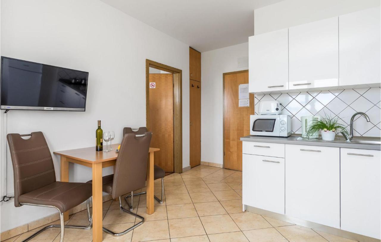 Nice Apartment In Volosko With Kitchen Exteriör bild
